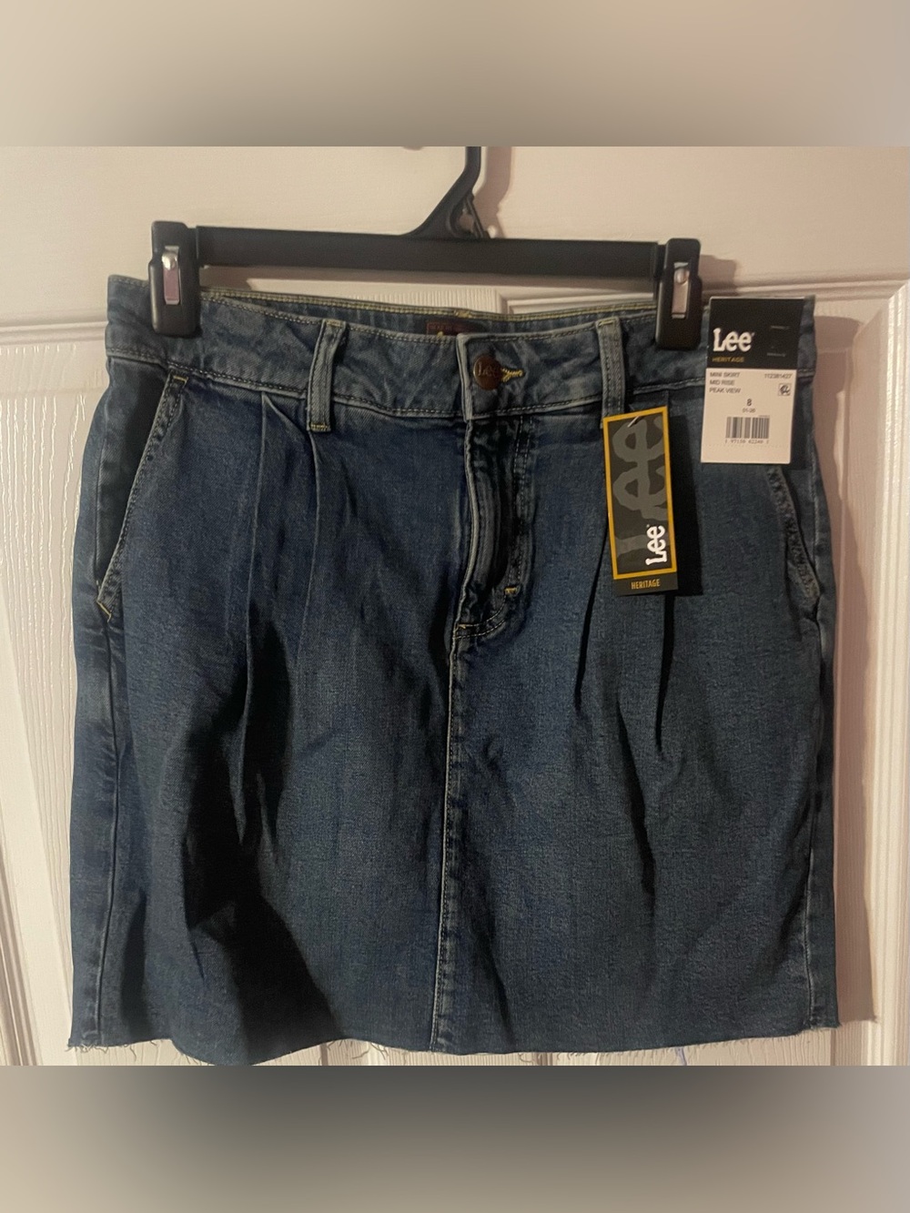 NWT Lee Heritage Pleated Denim Mini Skirt Size 8 Mid Rise Raw Hem Peak View - Picture 6 of 10
